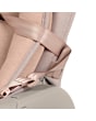 2723160110_2024_maxicosi_homeequipment_travelcot_minlaplus_pink_eleganceterra__easyinandoutharnessforeasyinstallation_zoom