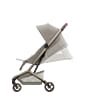 1141128110_2025_maxicosi_stroller_famecabin_sapphiresand_reclinepositions_side